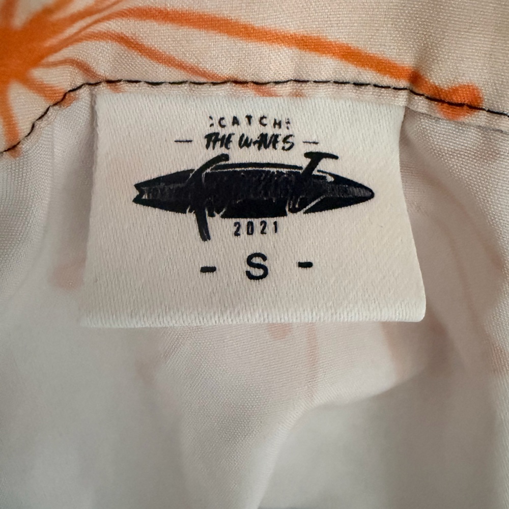 Casual Short-Sleeve Button-Down Shirt with Cocktail Print - Picture 3 of 4